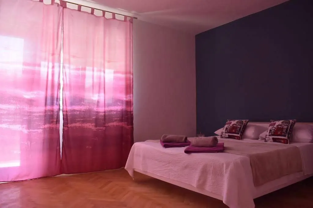 Barbara Apartment Split